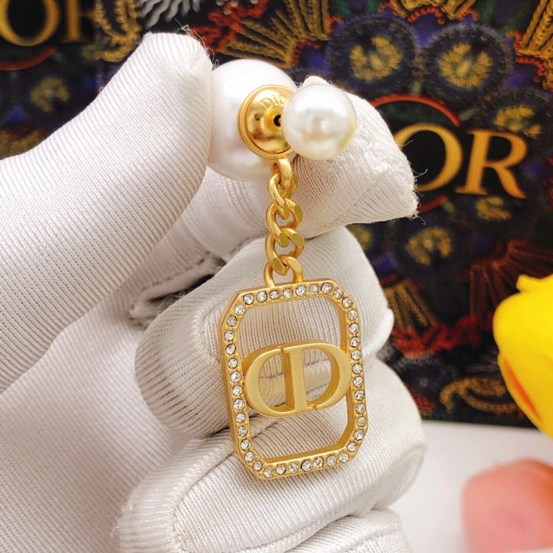 chr1st1an D10r earrings